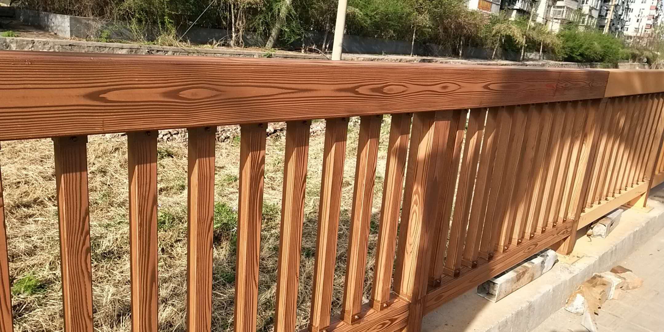 葫芦岛河北承德双桥区护栏仿木纹漆施工项目